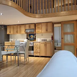  Apartament Dwupoziomowy Hoza Polska